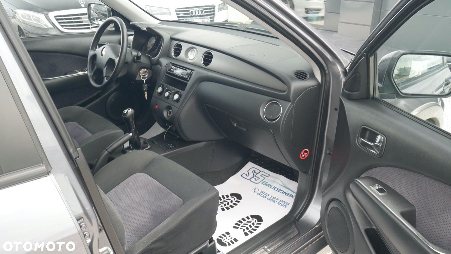 Mitsubishi Outlander - 11