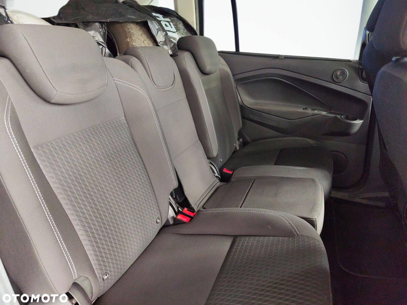 Ford Grand C-MAX - 17