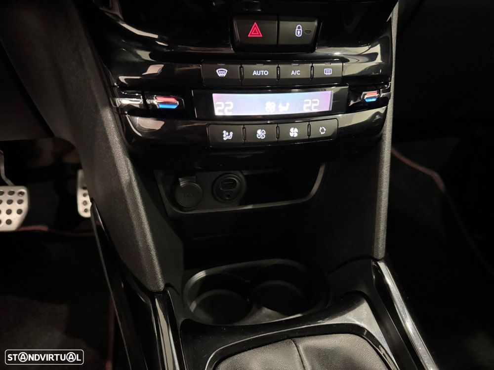 Peugeot 2008 1.6 BlueHDi GT Line - 39