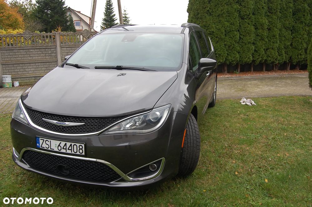 Chrysler Pacifica - 2