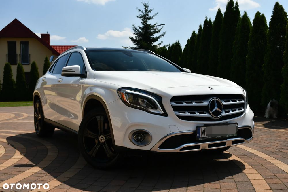 Mercedes-Benz GLA 250 4-Matic AMG Line - 16