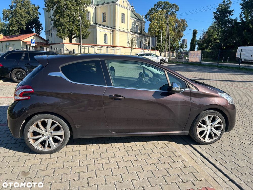 Peugeot 208 1.6 THP Allure - 2