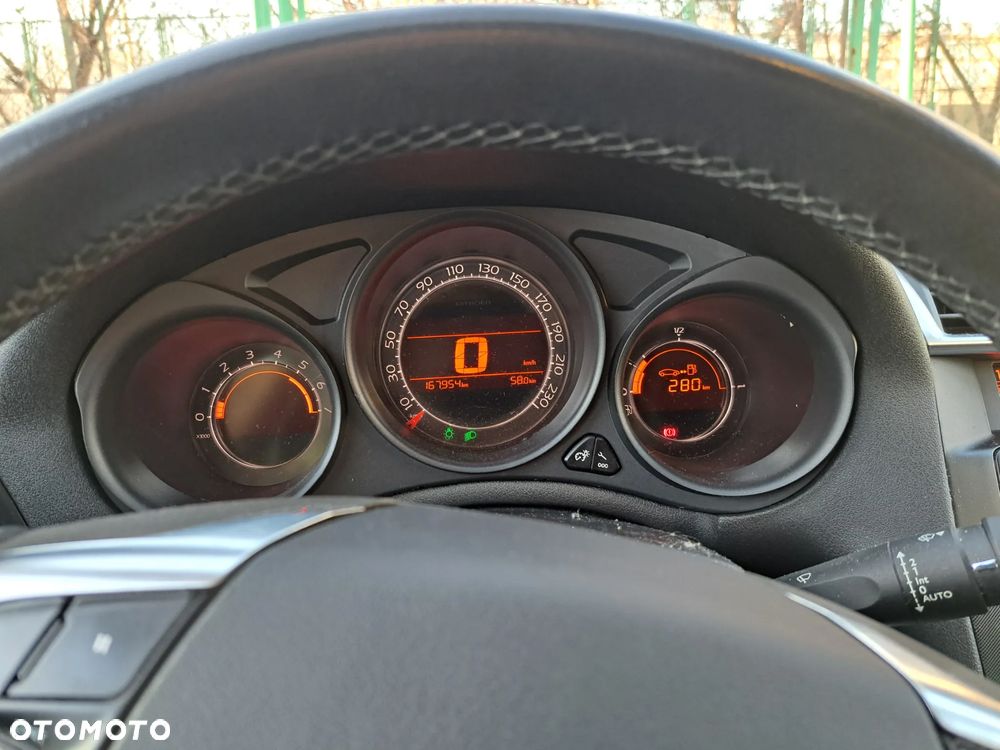 Citroën C4 e-HDi 115 Selection - 6