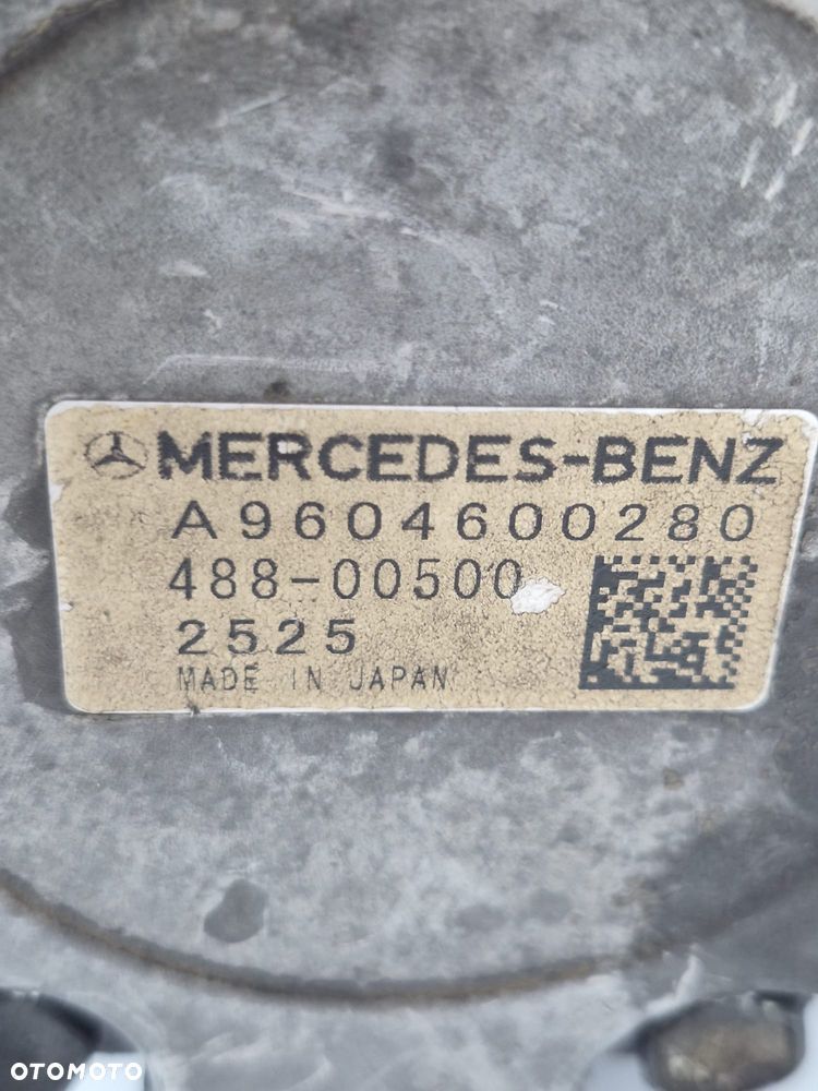 POMPA WSPOMAGANIA Mercedes ACTROS - 3
