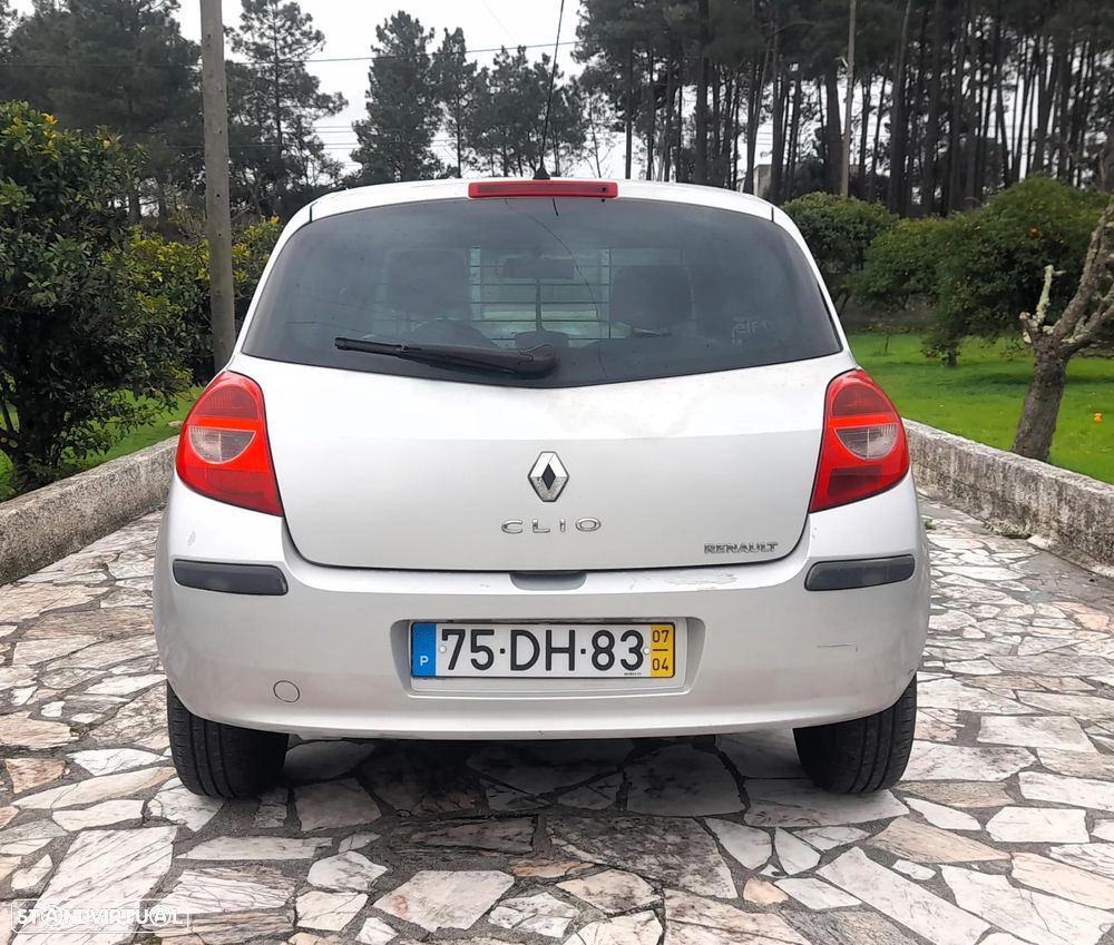 Renault CLIO 1.5 DCI - 6