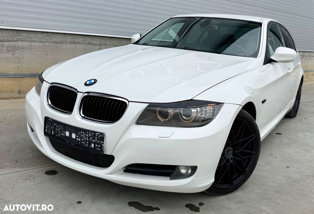 BMW Seria 3 320d DPF Aut. - 32