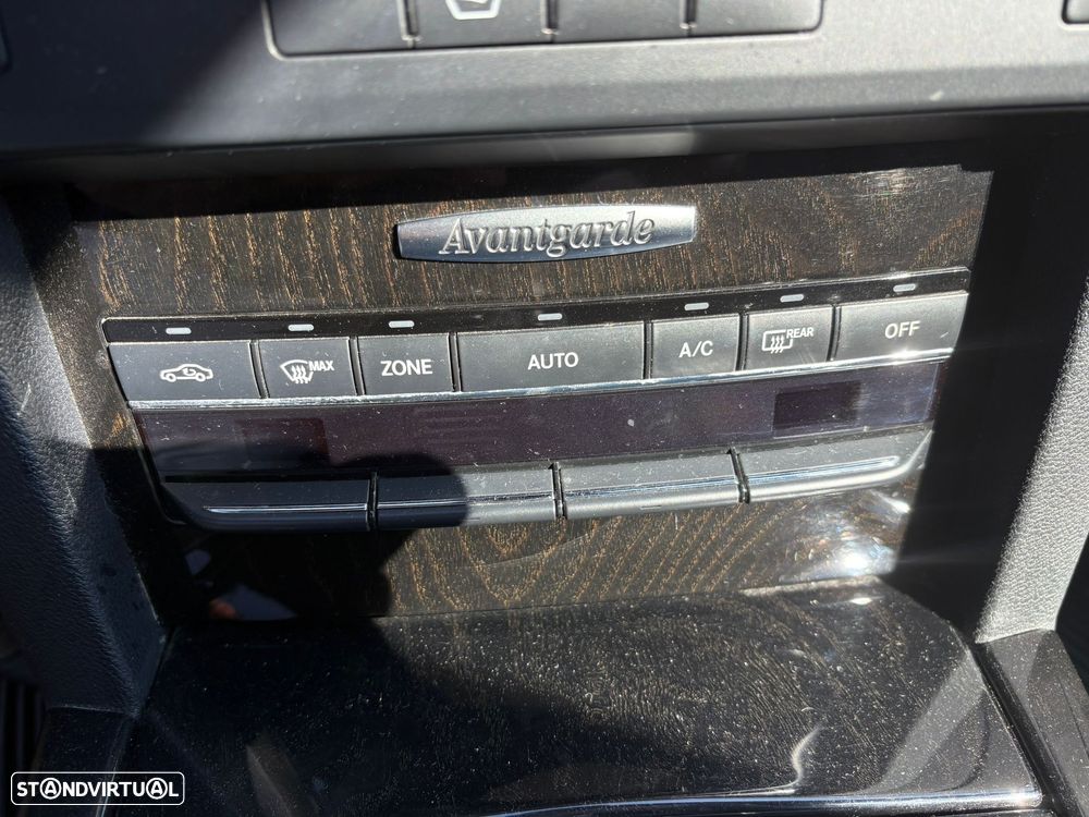Mercedes-Benz E 220 T BlueTEC Avantgarde - 13