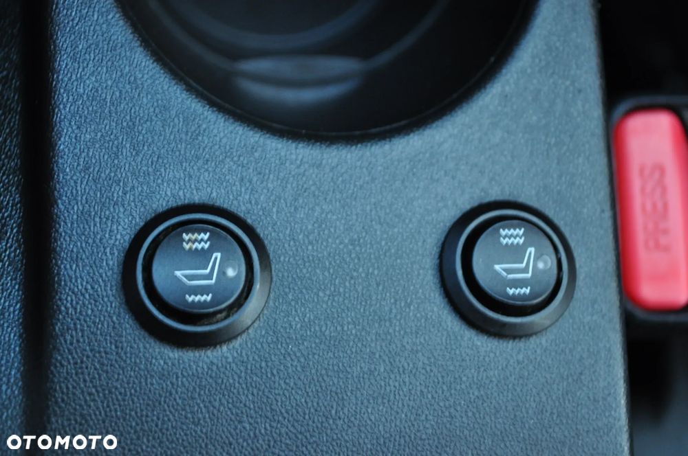 Kia Ceed - 32