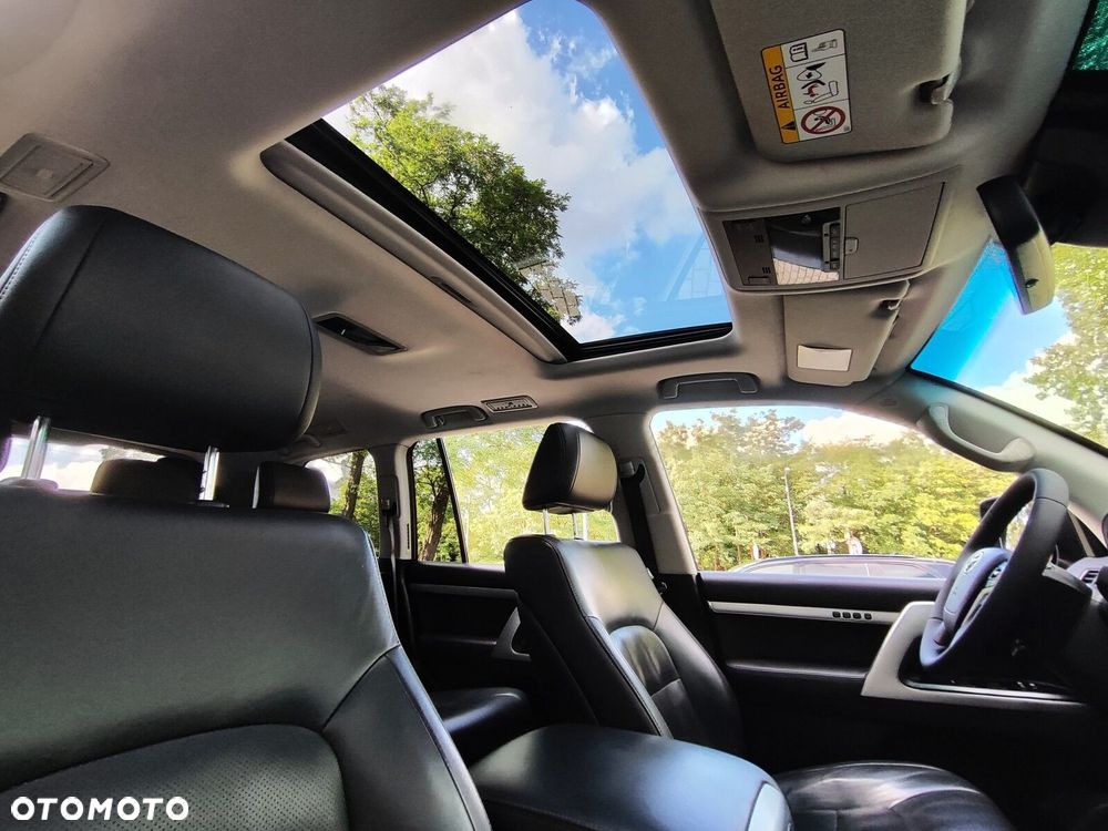 Toyota Land Cruiser - 13