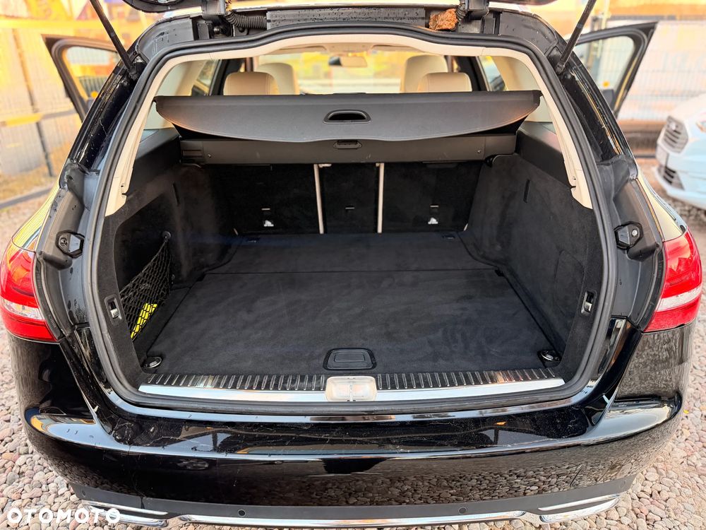 Mercedes-Benz Klasa C 200 4-Matic 7G-TRONIC - 38