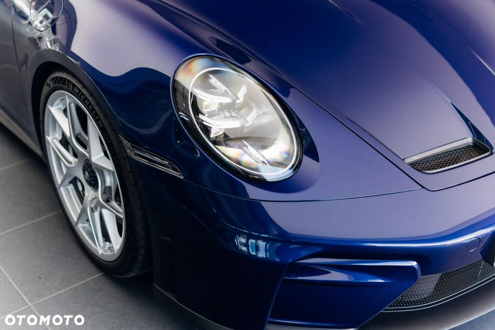 Porsche 911 GT3 Touring PDK - 35