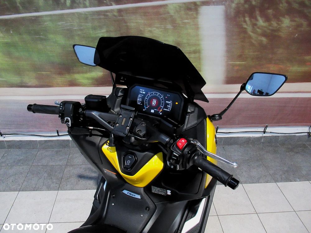 Yamaha Tmax - 14