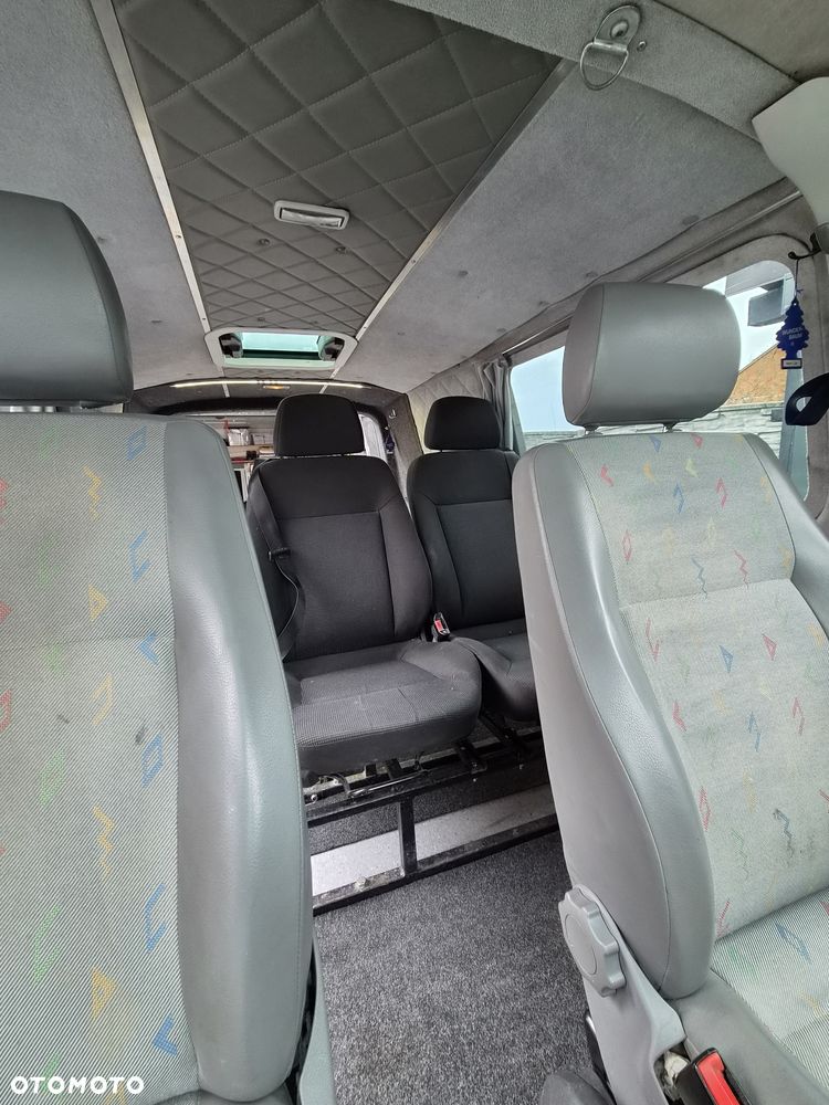 Volkswagen Transporter - 4