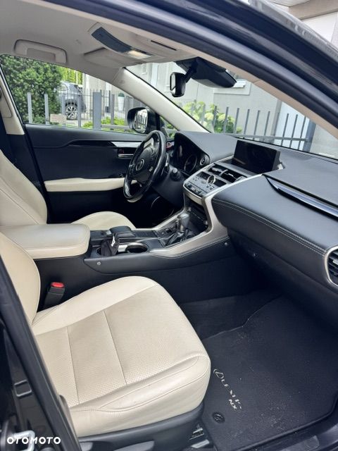 Lexus NX 300h Prestige AWD - 6
