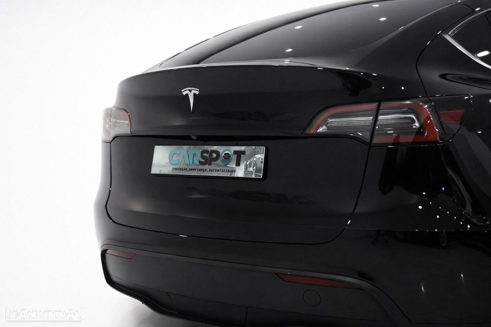 Tesla Model Y Standard RWD - 13