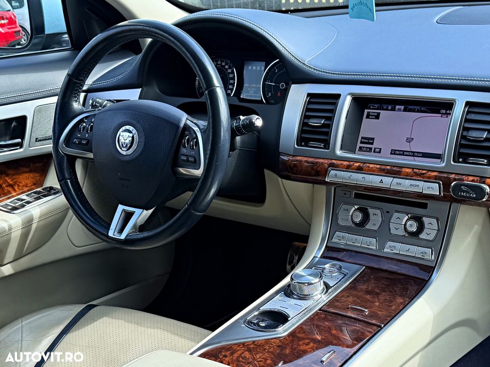 Jaguar XF 2.2D Premium Luxury - 5