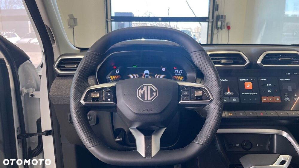 MG ZS - 28