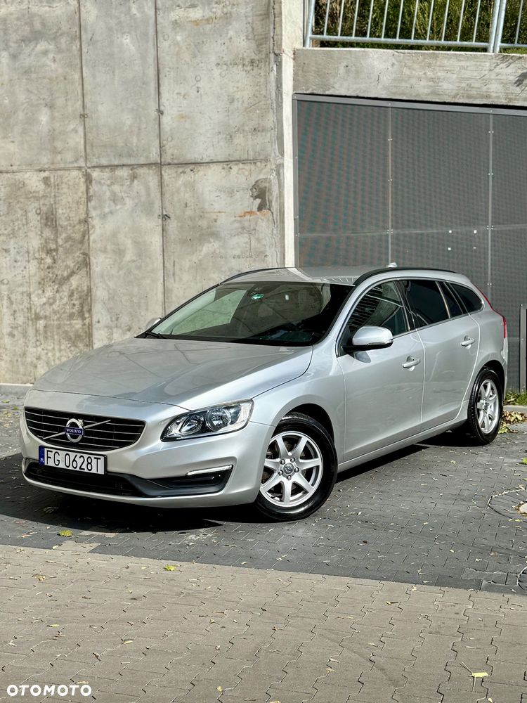 Volvo V60 D4 Geartronic Momentum - 2