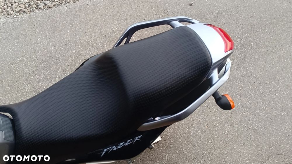 Yamaha FZ - 21