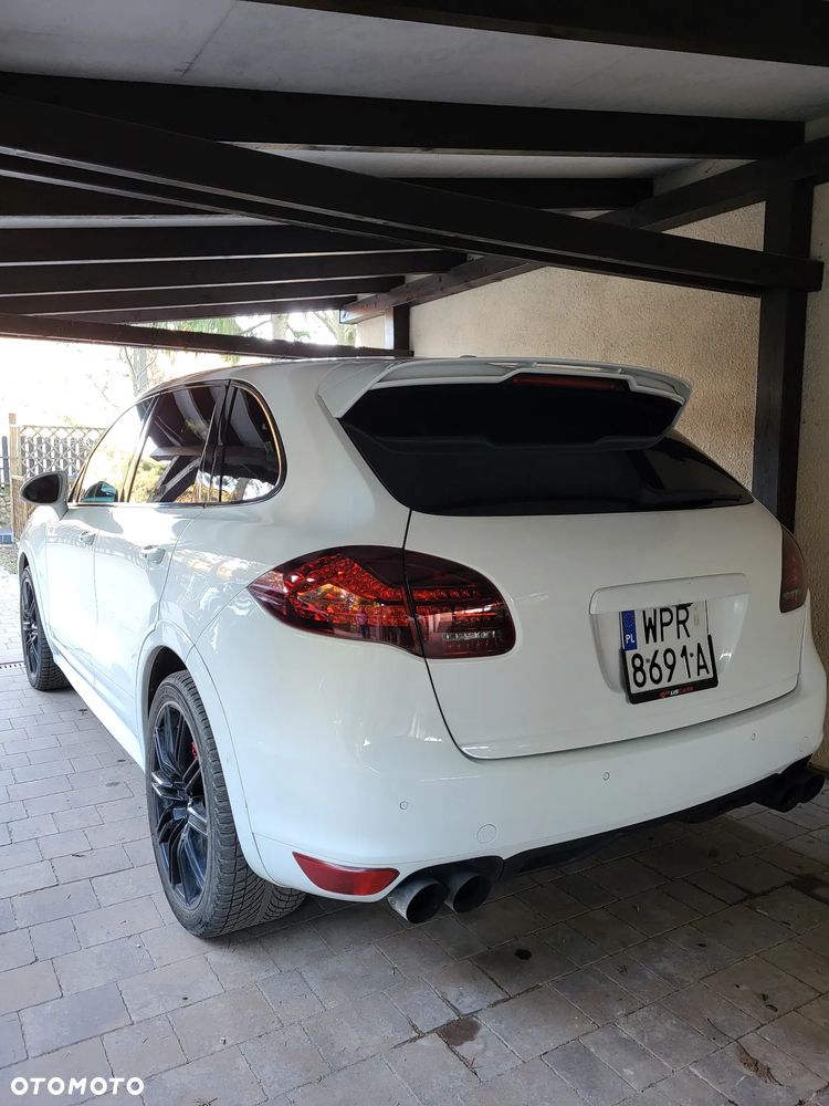 Porsche Cayenne - 5