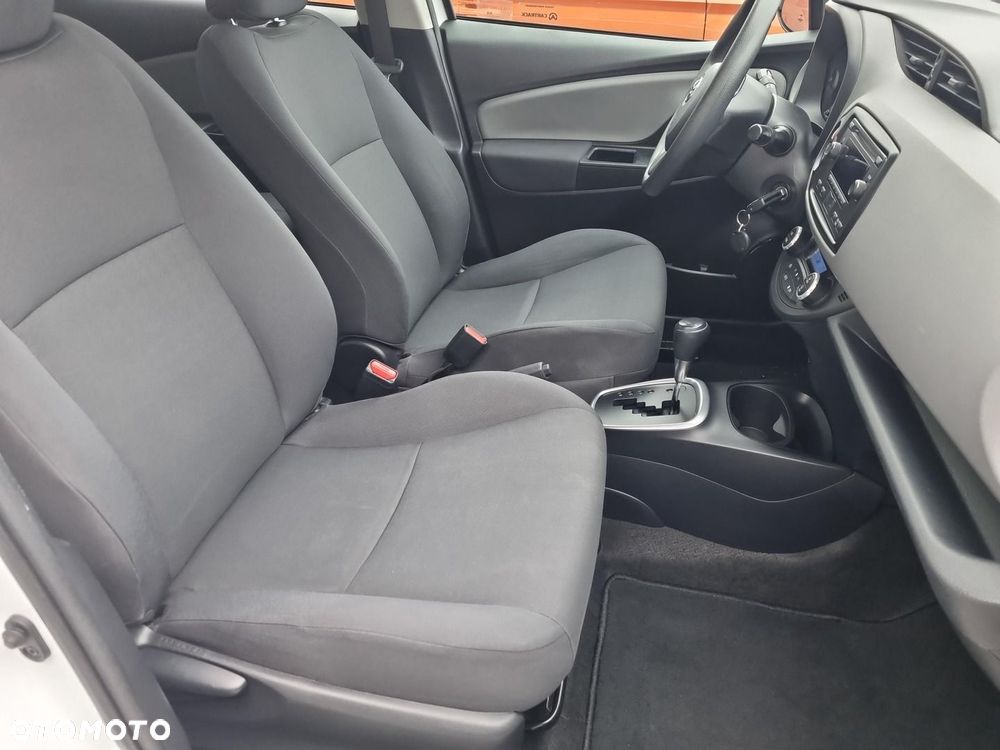 Toyota Yaris - 10