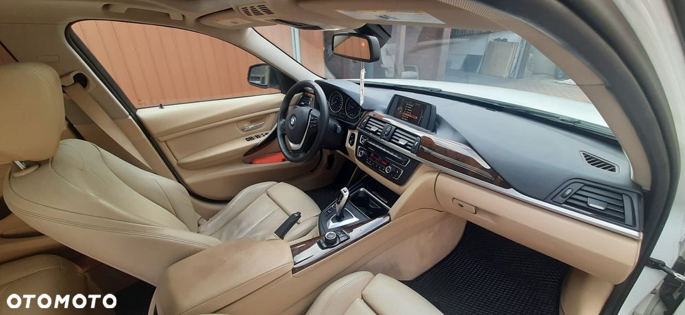 BMW Seria 3 328i xDrive - 20
