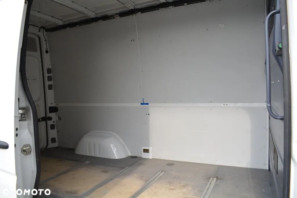 Volkswagen CRAFTER 35 2.0TDI - 21