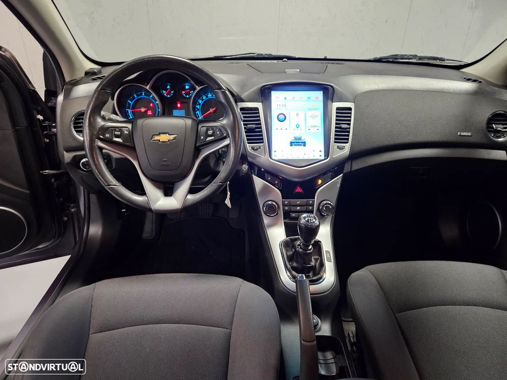 Chevrolet Cruze 1.6 LT - 14