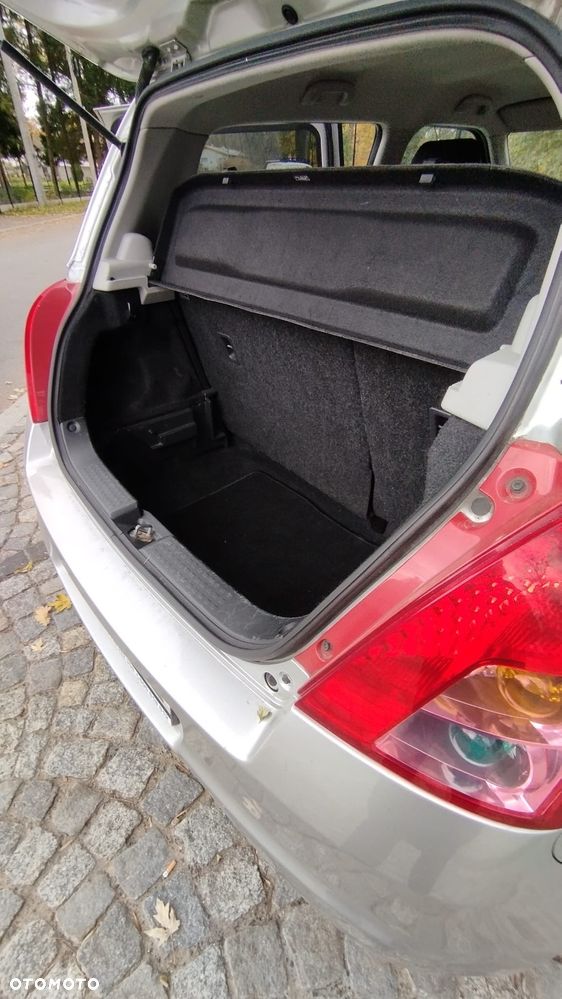 Suzuki Swift 1.3 DDiS Club - 13