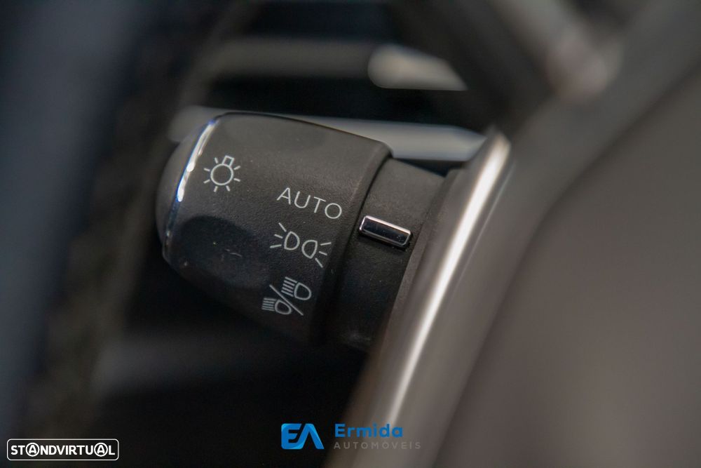 Peugeot 3008 1.6 Hybrid Allure Pack e-EAT8 - 46