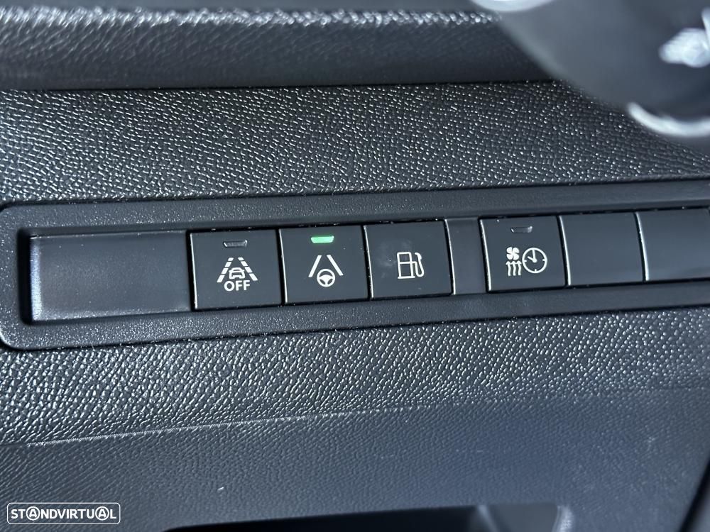 Peugeot 3008 1.6 Hybrid GT Pack e-EAT8 - 24