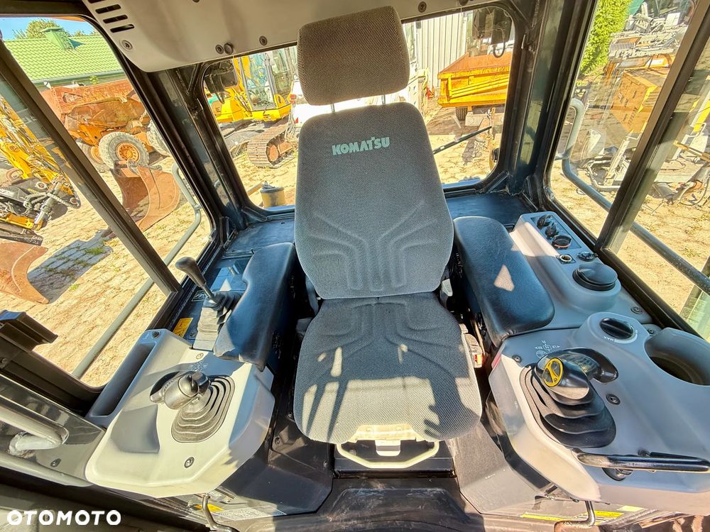 Komatsu spycharka gąsienicowa D51EX-22 oryginał z Niemiec tylko 3600h !!! - 17
