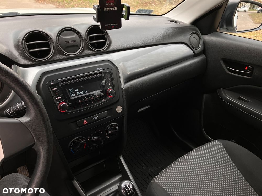 Suzuki Vitara 1.6 Comfort 2WD - 29