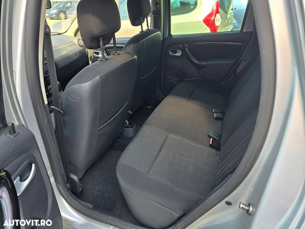 Dacia Duster 1.6 16V 4x2 Essentiel - 9