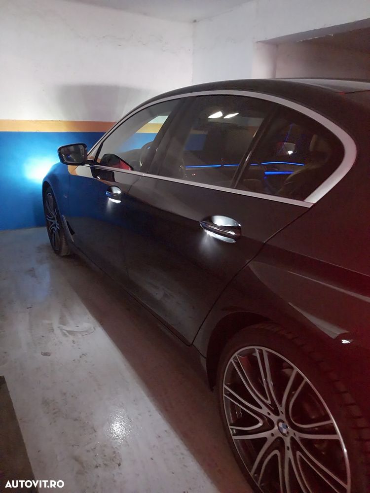 BMW Seria 5 520d xDrive AT - 11