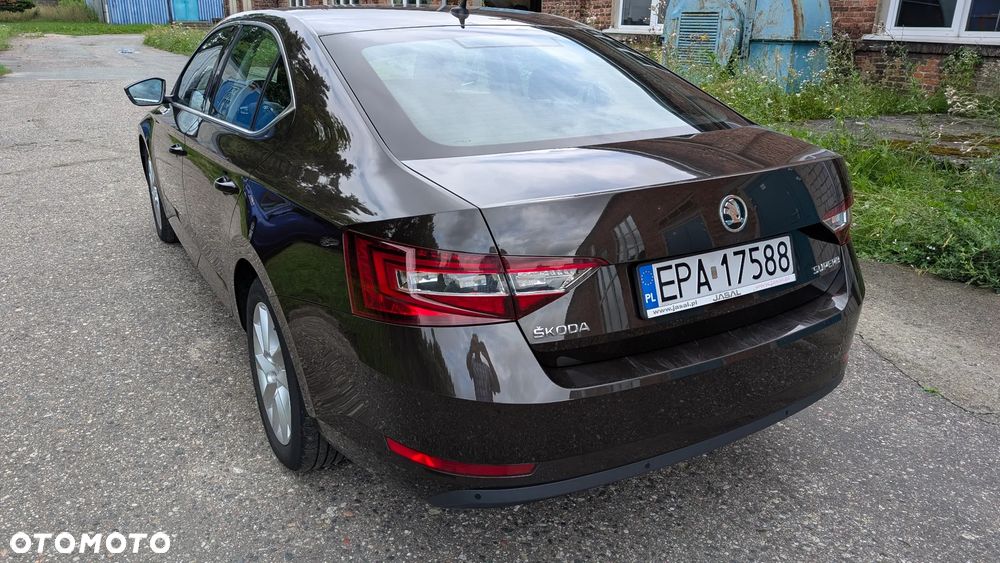 Skoda Superb 2.0 TDI Ambition DSG - 3