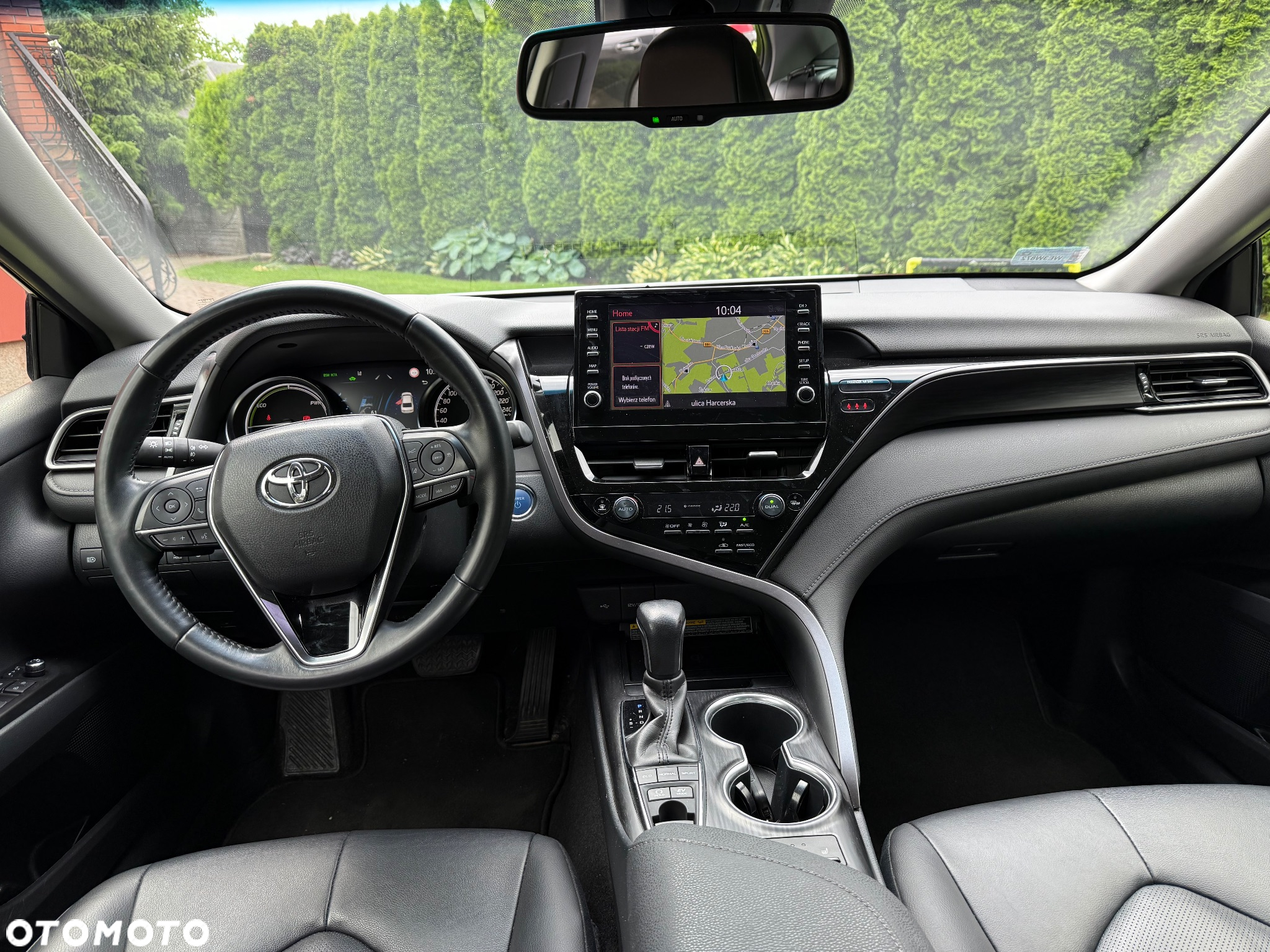 Toyota Camry 2.5 Hybrid Executive CVT - 24