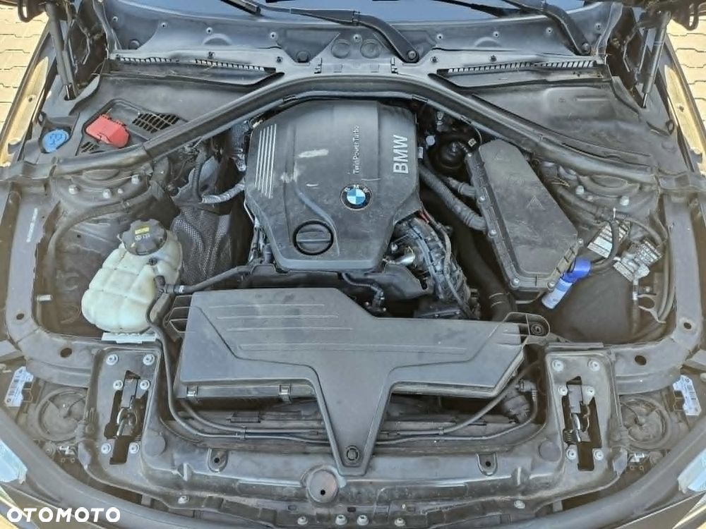 BMW Seria 3 318d - 16
