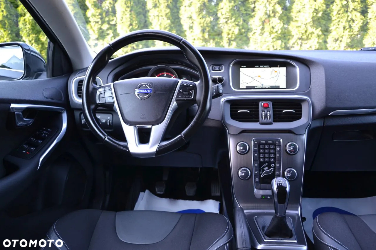 Volvo V40 D4 Drive-E Momentum - 13