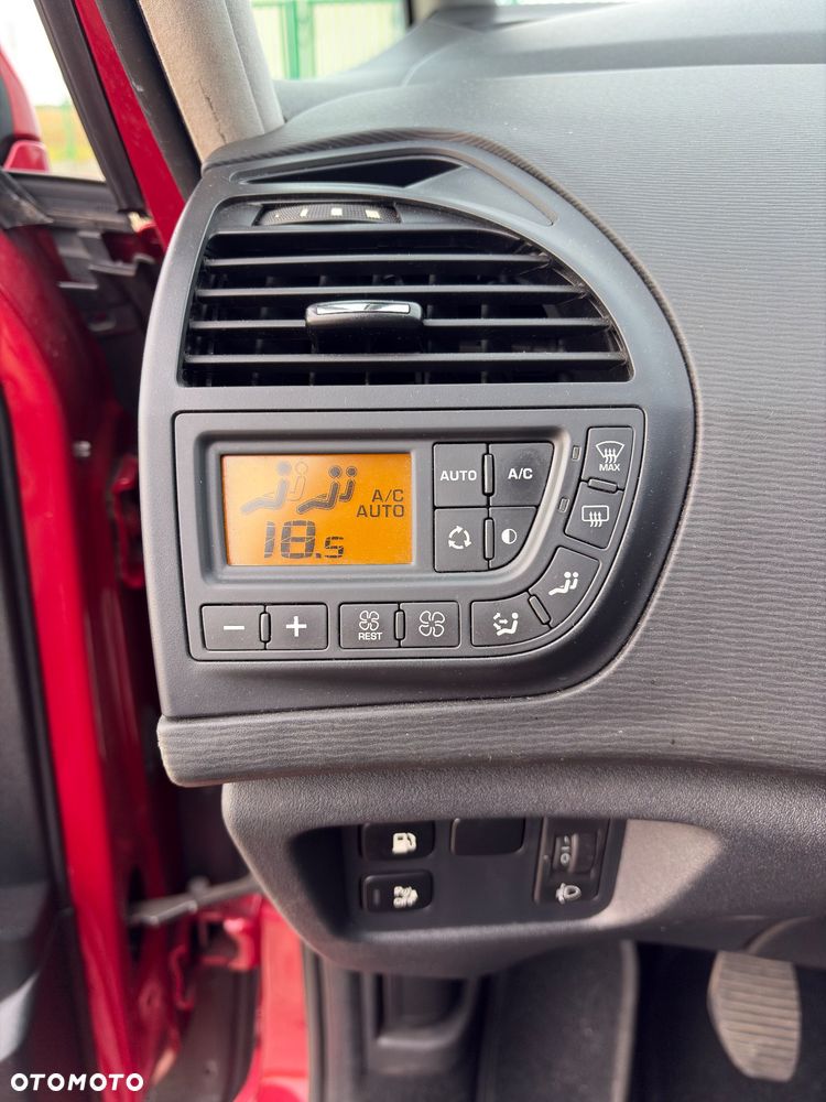 Citroën C4 Picasso - 31