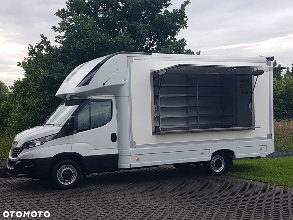 Iveco DAILY SKLEP FOODTRUCK BAR KONTENER NISKOPODŁOGOWY 4,44x2,23x2,42 KLIMA 35S14 DMC 3500KG