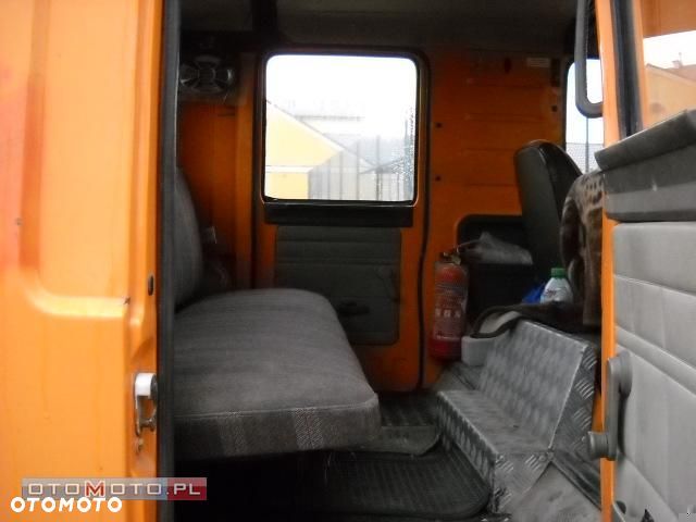 KABINA - Wyposażenia Wnętrza Kabiny - IVECO  MAGIRUS  Turbo ZETA - FOTELE  Kanapa  4-osobowa - Tapicerka  Boczki  Plastiki  Podsufitka -  WSZYSTKIE  CZĘŚCI  WSZYSTKIE  CZĘŚCI  79-12 , 80-13 , 59-12 , 79-10 , 59-10 , Volkswagen VW LT-80 , MAN  KABINA na części - Drzwi + Pas przedni + BOK + dach , Sciana tylna Grodziowa - 2