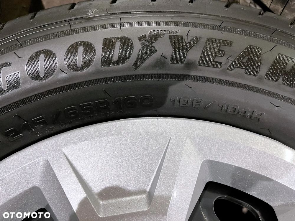 Koła Renault Trafic III 5x114,3 16 Letnie Goodyear 215 65 TPMS - 6