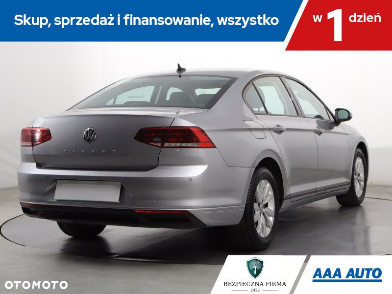 Volkswagen Passat - 6