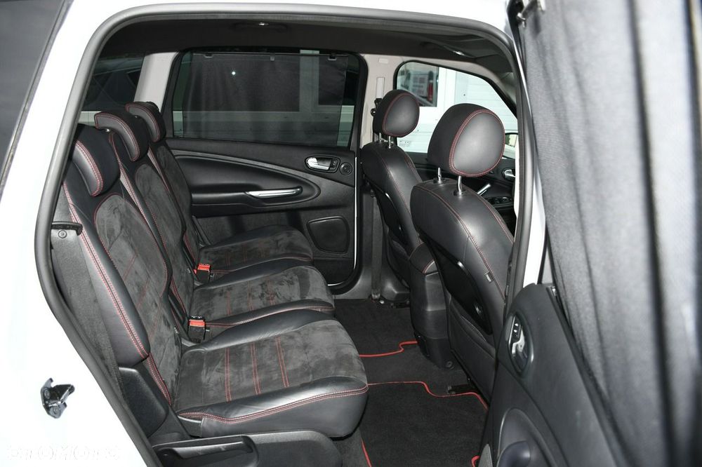 Ford S-Max - 29