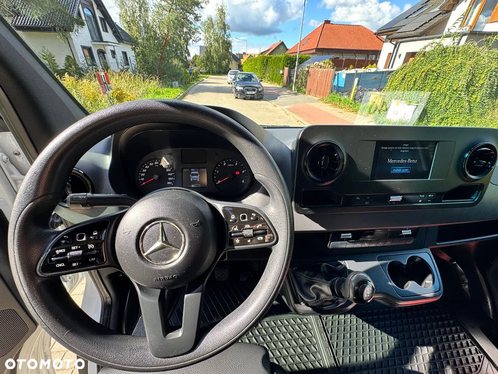Mercedes-Benz SPRINTER L2H1 - 22