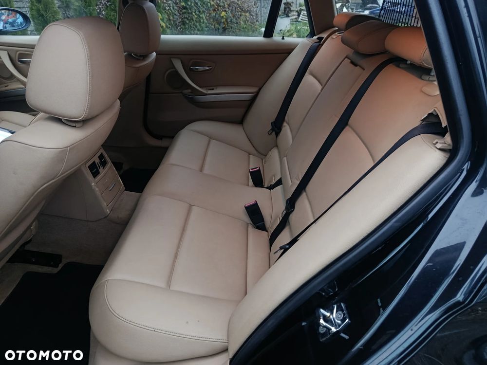 BMW Seria 3 320d - 12