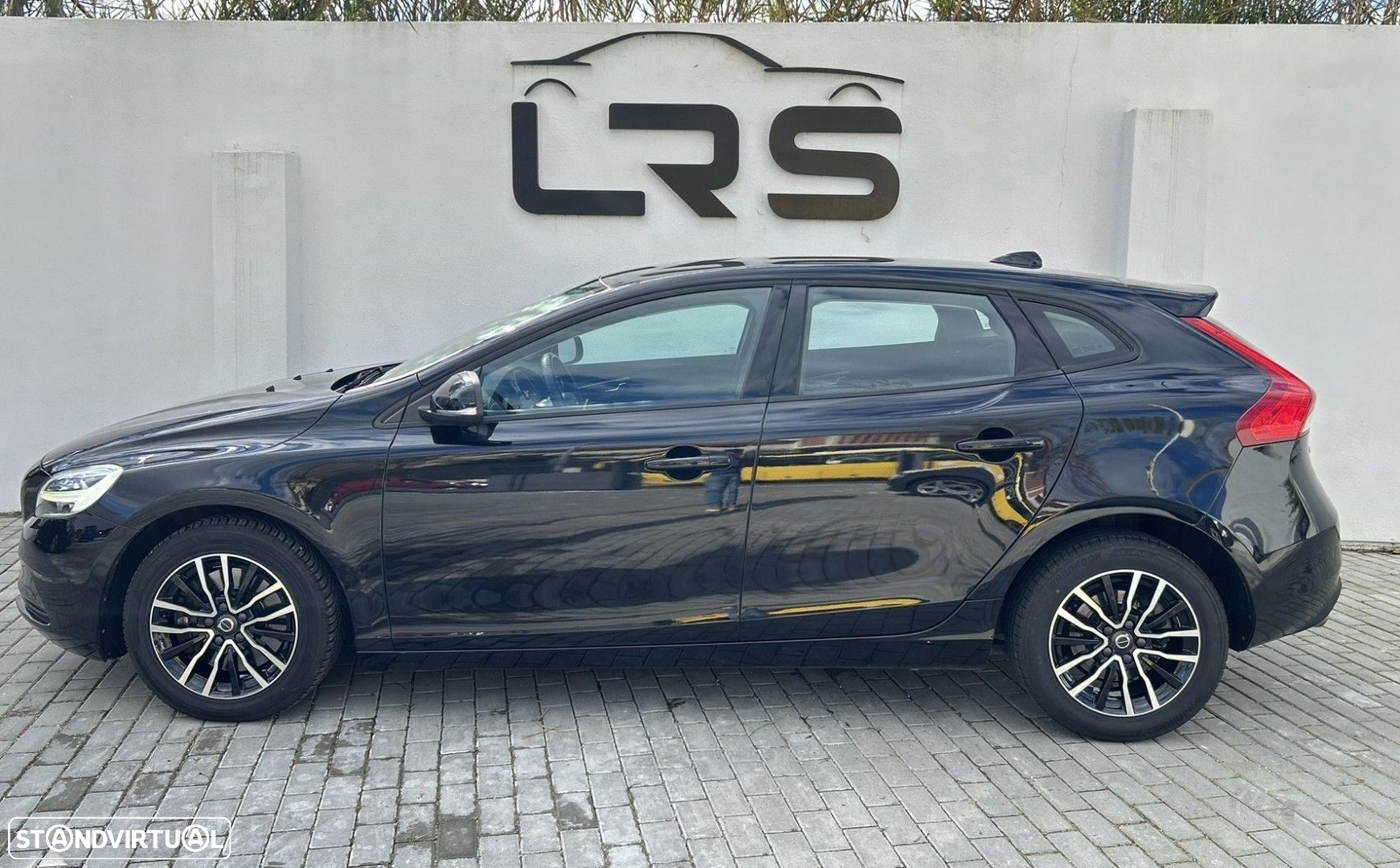Volvo V40 2.0 D3 Momentum - 4