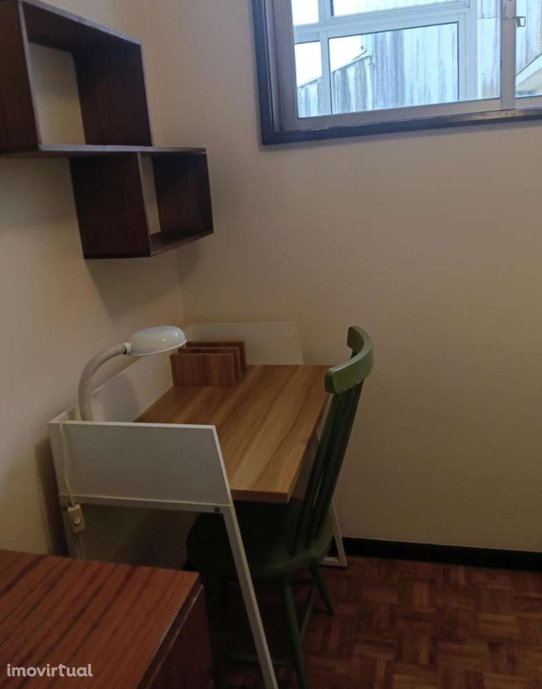 Quarto - localizado em Paranhos Porto - Grande imagem: 5/8