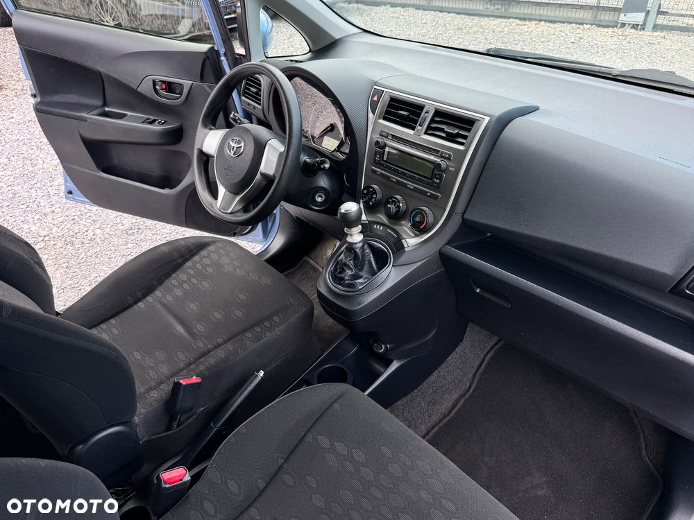 Toyota Verso S - 10